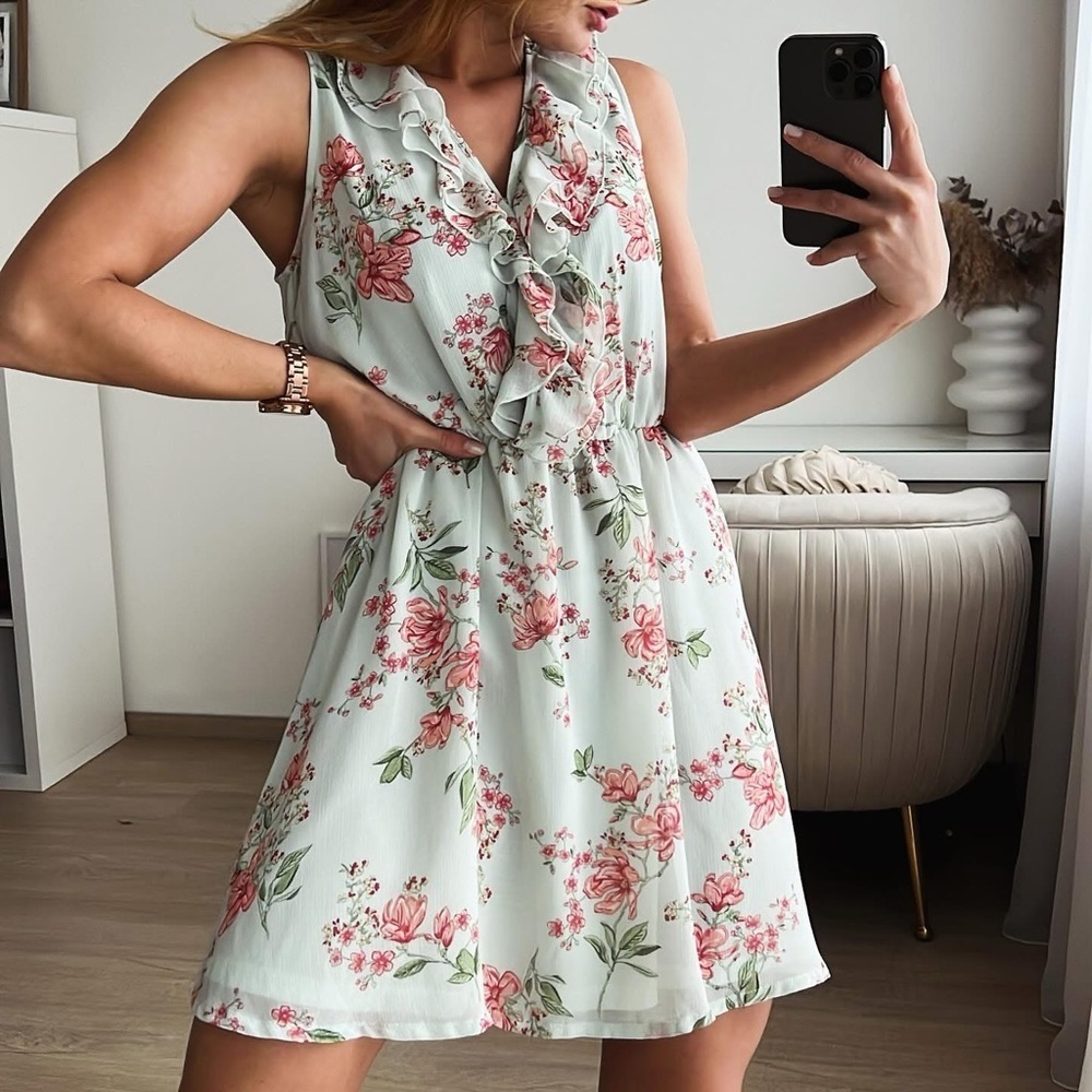 Divided size 8, mint green floral halter style mini dress with built in slip